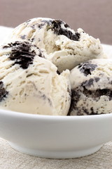 delicious cookies and cream ice cream