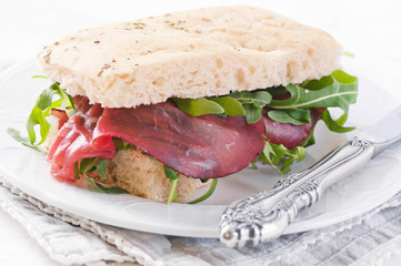 Focaccia mit prosciutto