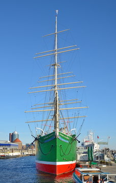 Rickmer Rickmers im Hamburger Hafen