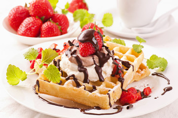 Waffeln mit Erdbeeren
