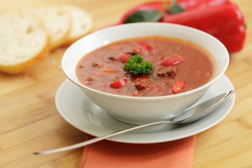 Ungarische Gukaschsuppe