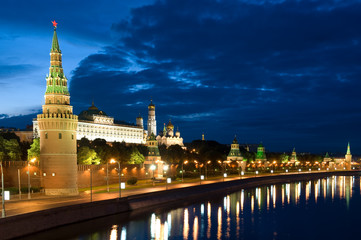 Obraz premium Tower Moscow Kremlin and river