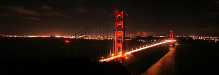 Selbstklebende Fototapeten Golden Gate Bridge at Night © mtilghma