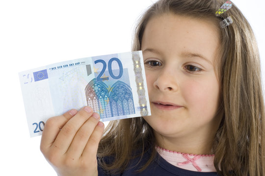 sechsjähriges Mädchen mit Geldschein (mr)