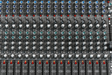 Audio mixer