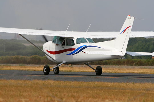 高翼機 Images Browse 24 Stock Photos, Vectors, and Video Adobe Stock