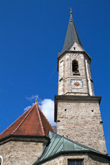 Obraz premium Historischer Kirchturm in Oberbayern