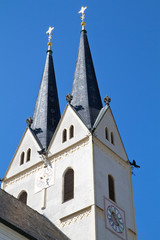 Fototapeta na wymiar Historischer Kirchturm in Oberbayern