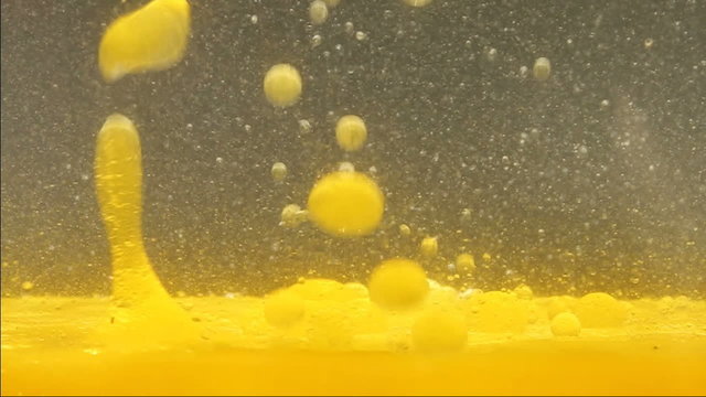 &Ouml;l in Wasser