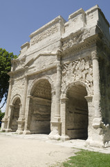 Fototapeta na wymiar Roman Łuk Triumfalny w Orange, Francja