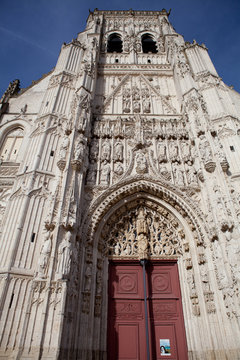parvis d'&eacute;glise