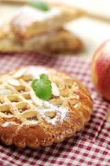 Small apple pie