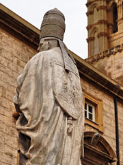 Statue religieux a Palerme