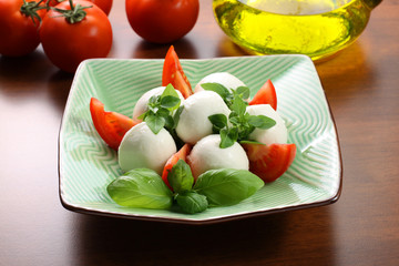 Mozzarelle e pomodori - Mozzarella and tomatoes - 33183333