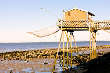 Fototapeta na wymiar molo z sieci rybackiej, Departament Gironde, Akwitania, Francja