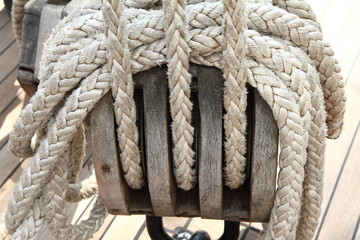 Obraz na płótnie Canvas Close-up of equipment and ropes of a boat