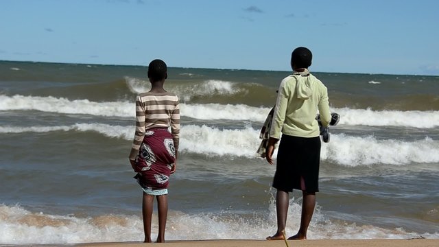 bambine sulla spiaggia