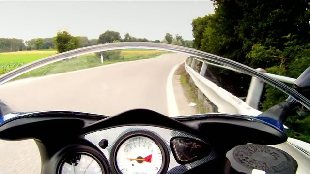 sulla moto, accelerazione