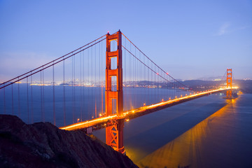 Fototapeta na wymiar Golden Gate Bridge w nocy