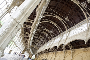 колоннада, мариански лазне