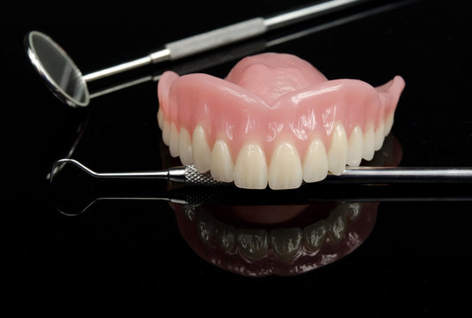 denture,upper jaw, instruments, black acrylic