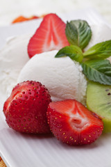 Ice cream with strawberries