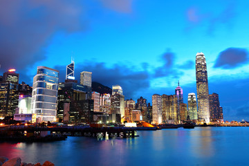 Naklejka premium Hong Kong at night