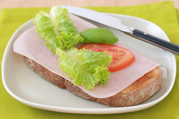 Toast with ham and tomato