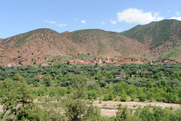 Village près d'Amegdoul dans la vallée de l'Ourika