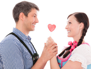 pärchen mit süßigkeiten