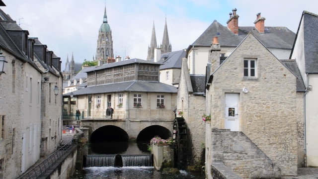Centre historique de Bayeux - Moulin &agrave; eau et cath&eacute;drale