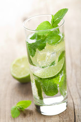 fresh mojito cocktail