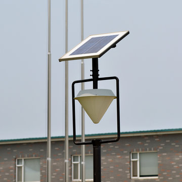 Solar battery street lamp