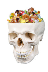 Totenkopf mit S&uuml;&szlig;igkeiten