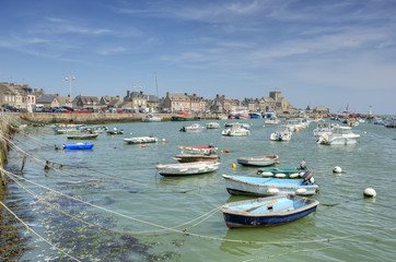 Fototapeta na wymiar HDR Panorama portu Barfleur