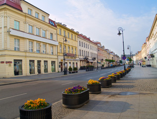 Obraz premium Główna modna ulica (Nowy Świat), Warszawa, Polska