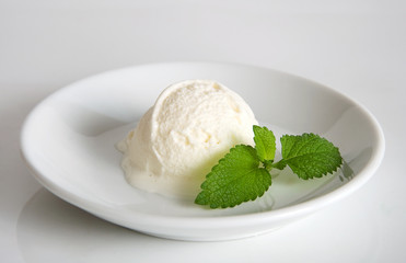 vanila ice cream scoop
