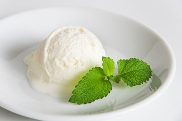 vanila ice cream scoop