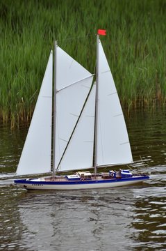 Modelboot im Britzer Garten