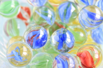 カラフルなビー玉