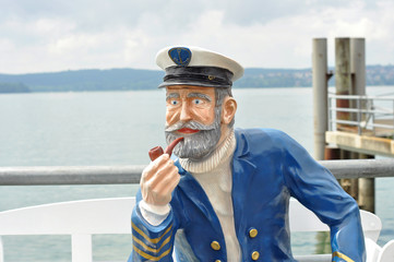 Kapitänsfigur einer Schifffahrtsgesellschaft am Bodensee