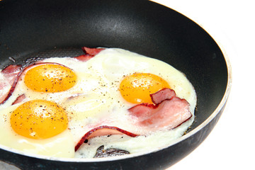 smoked meat and eggs i