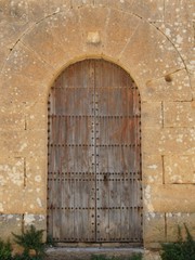 Fototapeta na wymiar Rustic door, puerta rústica.