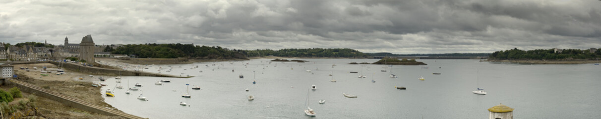HDR de la baie de Saint-Servan et de sa tour fortifiée
