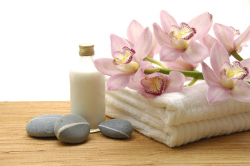 Obraz na płótnie Canvas Essential body massage oils in bottles for body care