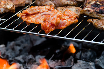 Fleisch auf dem Grill
