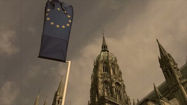 Cath&eacute;drale et le drapeau europ&eacute;en