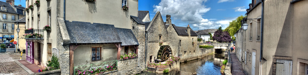 Fototapeta na wymiar HDR zabytkowego centrum Bayeux - Młyn wodny