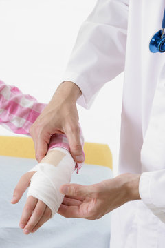 Soins sur Blessure de la main