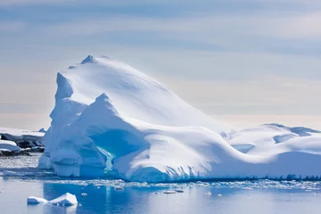 Foto op Plexiglas Antarctische ijsberg © Goinyk
